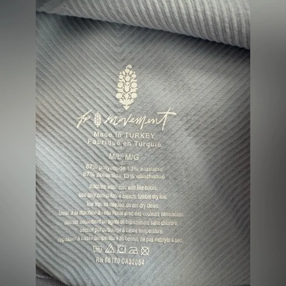 Free People Easy Free Throw Long Sleeve blue size medium/large activewear - Picture 5 of 5